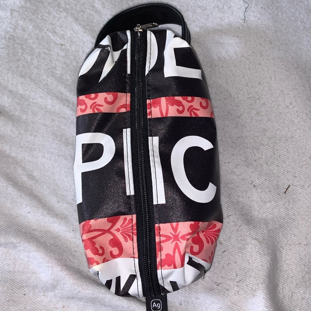 Alchemy goods SAND POINT travel bag unisex Zip top with a handle black red white